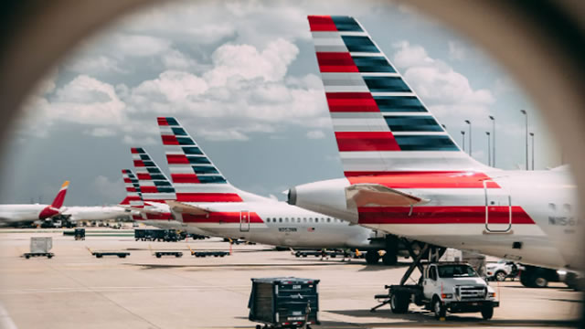 American Airlines lifts profit outlook as travelers flock to premium seats