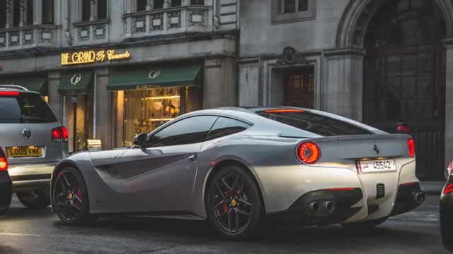 Ferrari Expects Revenue and Earnings to Rise This Year