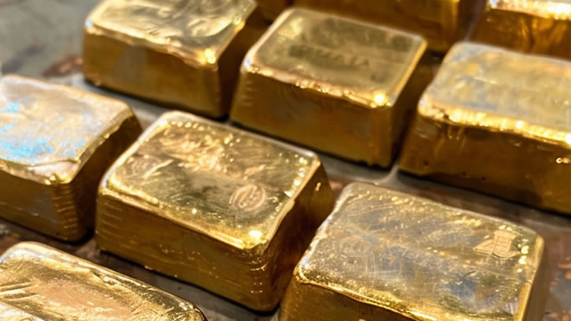 "Defensive" SPX, Gold's "Make or Break" Moment & Copper's Critical Support