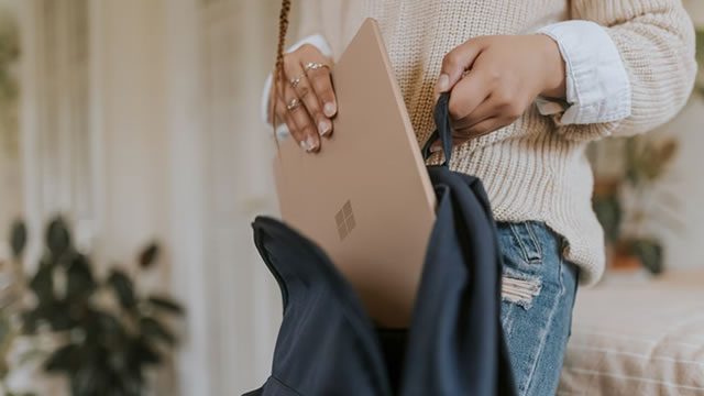 IREN Shares Rise After $9.7 Billion AI Cloud Deal With Microsoft