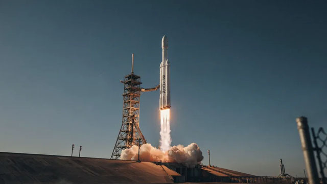 Elon Musk's Net Worth Hits $900 Billion Again—As Billionaires, Harvard Disclose SpaceX Stakes