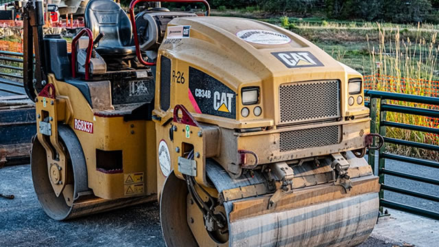 Caterpillar stock drops below key support as Citi, Truist slashes target