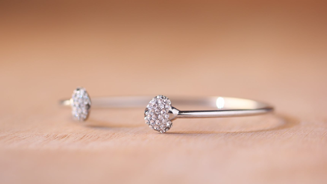 Signet Jewelers Analysts Boost Their Forecasts After Strong Q4 Results