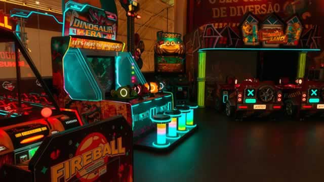 Dave & Buster's stock drops as consumer spending slows