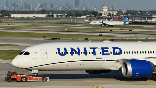 image for news United Airlines posts earnings beat, slight revenue miss for Q3