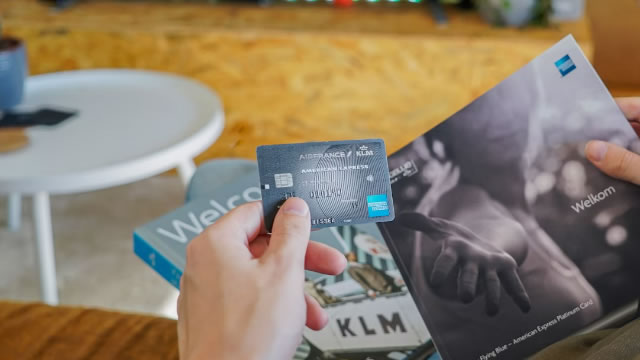 How To Earn $500 A Month From American Express Stock Ahead Of Q1 Earnings