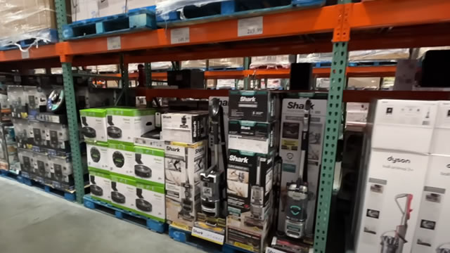 image for news Costco's Comparable Sales Stay Resilient Despite Calendar Headwind