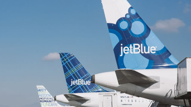 JetBlue Pilot Reports Striking Drone at New York's JFK Airport