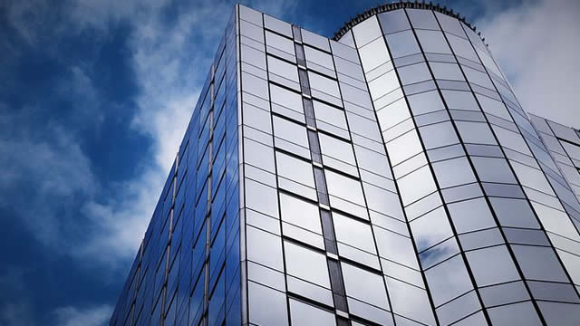 Are Investors Undervaluing Deutsche Bank (DB) Right Now?