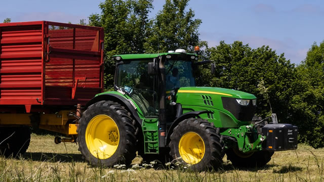 image for news USDA Forecasts Lower Crop Receipts: Will DE Manage the Pressure?