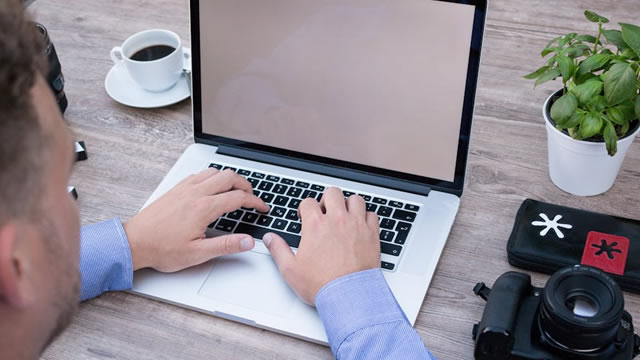 Salesforce Taking Longer Than Expected to Shift to AI, Analyst Luria Says