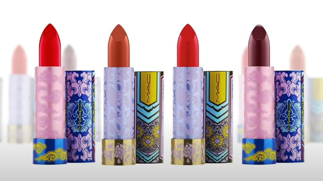 Estee Lauder Narrows Loss as Sales Climb