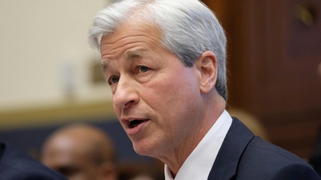 3.5 Day Work Week? JPMorgan CEO Jamie Dimon Predicts AI Could Make It HappeN