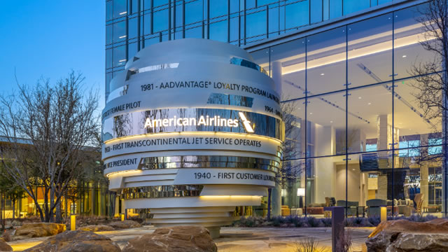 American Airlines boosts premium seating on 777 jets as upscale travel grows