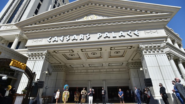 Hours-Long Caesars Palace Standoff Ends In Arrest By SWAT Team