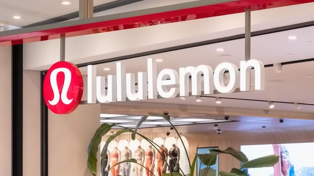 Lululemon Athletica, NFL Launch Team-Branded Apparel Collection