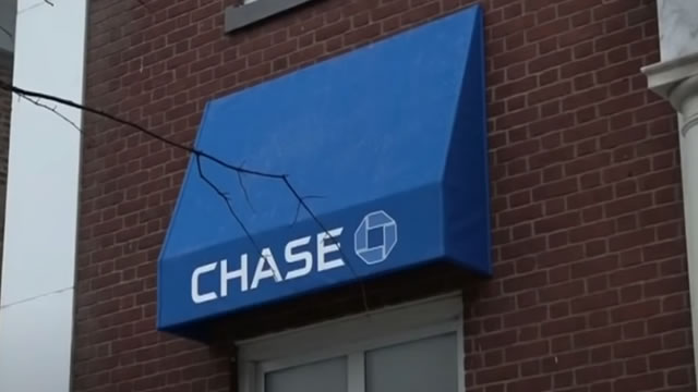 Dimon Says JPMorgan Could Spend $20 Billion on Deals