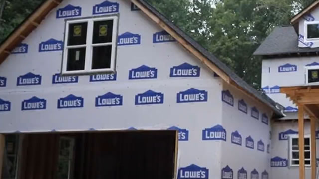 News image for Lowe's Companies, Inc. - Lowe's says shoppers are sticking to small projects as the home-renovation slump drags on