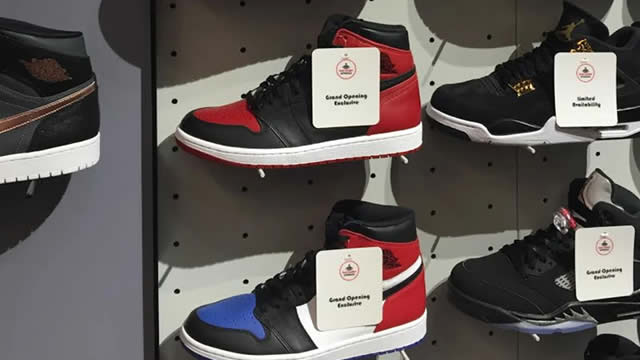 Foot Locker Is Underearning, but Has Future Potential