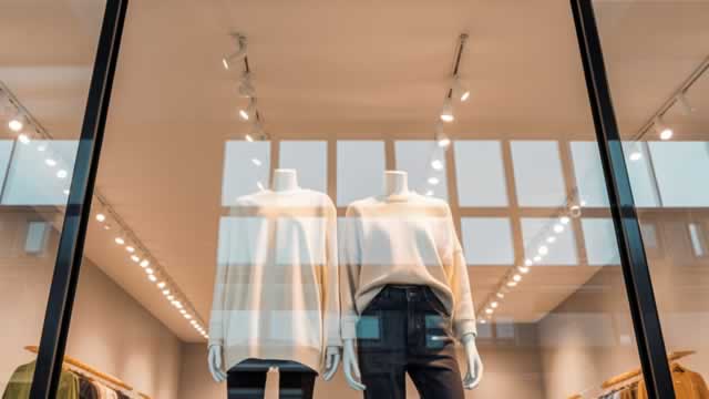 Abercrombie raises full-year sales forecast on resilient apparel demand