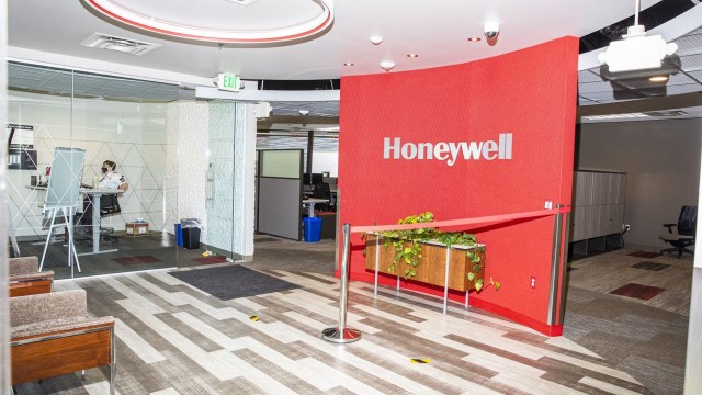 Can Honeywell (HON) Retain Beat Streak This Earnings Season?
