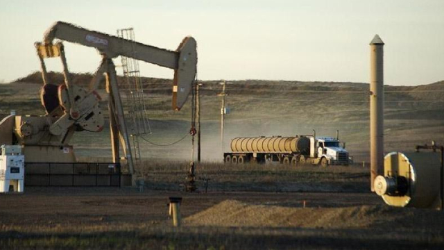 Brokers Suggest Investing in Energy Transfer LP (ET): Read This Before Placing a Bet