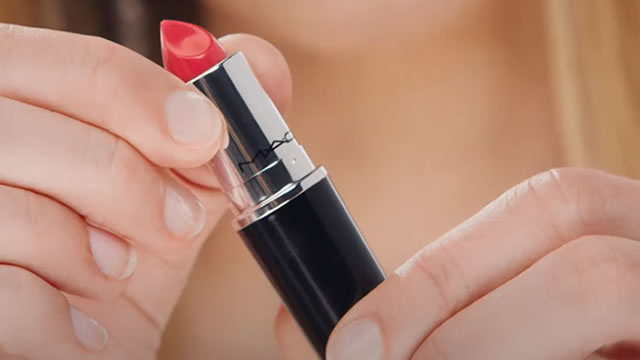 image for news Estée Lauder shares fall on weak outlook and $100 mn tariff warning