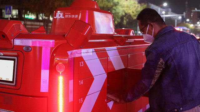 Dow Dips Over 400 Points; JD.com Posts Upbeat Q3 Results