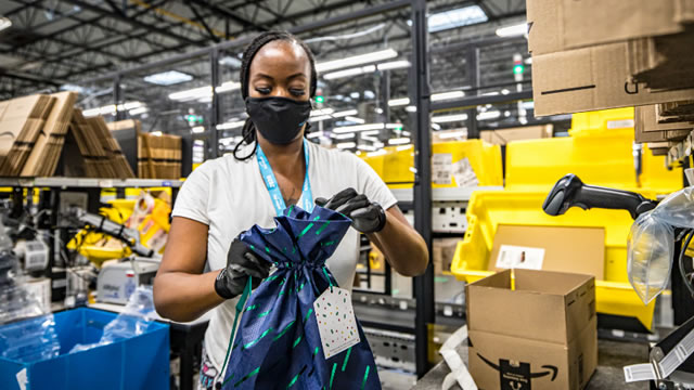 Amazon stock sinks despite AWS beat in Q4: should you buy the dip?