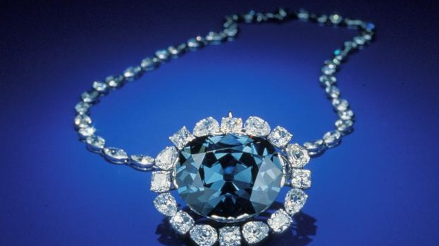 Signet Jewelers CEO J.K. Symancyk goes one-on-one with Jim Cramer