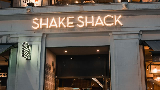 Shake Shack Revenue Climbs, Profit Slips on Higher Costs