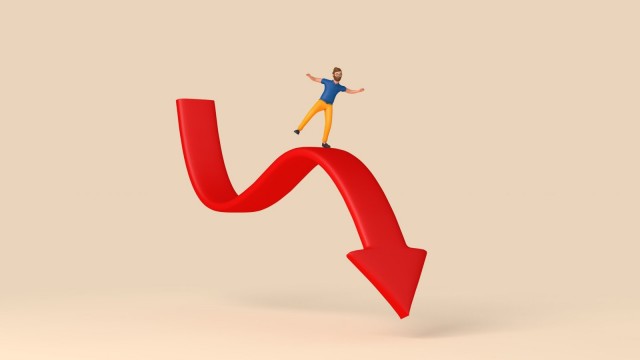 3 Tech Stocks to Sell in August Before They Crash and Burn