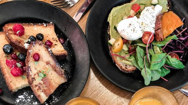 Cava Stock Surges on Outlook for a Brighter 2026. But the Test for Fast Casual Restaurants Isn't Over.