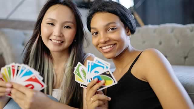 Mattel Holiday Sales Sputter, Issues Weak Guidance