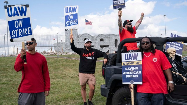 White House Officials Won't Head To Detroit Amid UAW Strike, After All—But Trump Plans Trip There