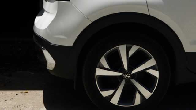 Volkswagen is not in talks with Chinese, CEO says in bid to calm workers