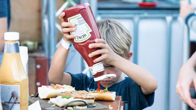 image for news Kraft family agrees to sell 8% stake in Patriots to two buyers pending approval