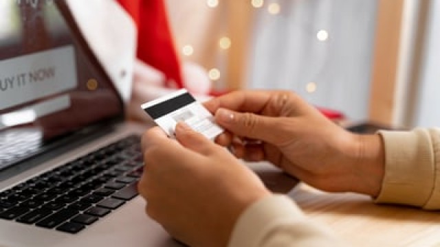 2 Growth Stocks to Hold for the Next 10 Years