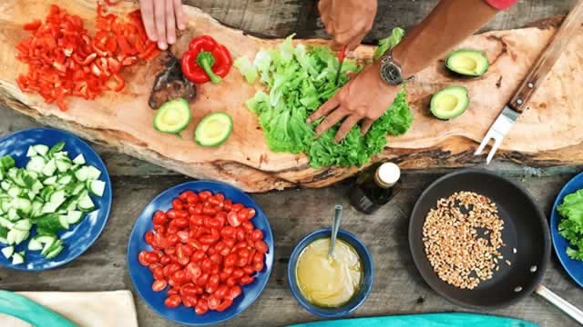 Cava Fourth-Quarter Sales Rise on Higher Prices, New Restaurant Openings