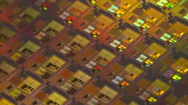 image for news After Plummeting Over $1 Trillion in Value, This Super Artificial Intelligence (AI) Stock Is Mounting a Major Comeback, With Analysts Predicting Gains of Up to 400%