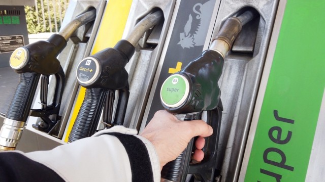 Average Briton consumes 3.3 litres of oil per day