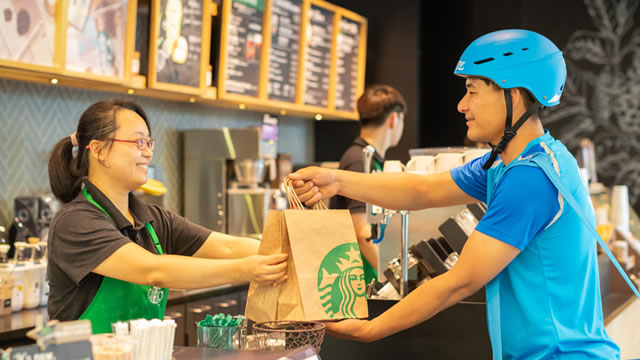 Starbucks stock hits 52-week high: Why this analyst is bullish