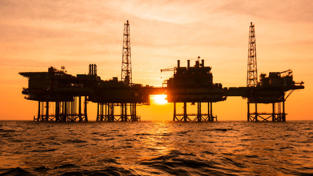 Pipeline operator Kinder Morgan posts higher third-quarter profit