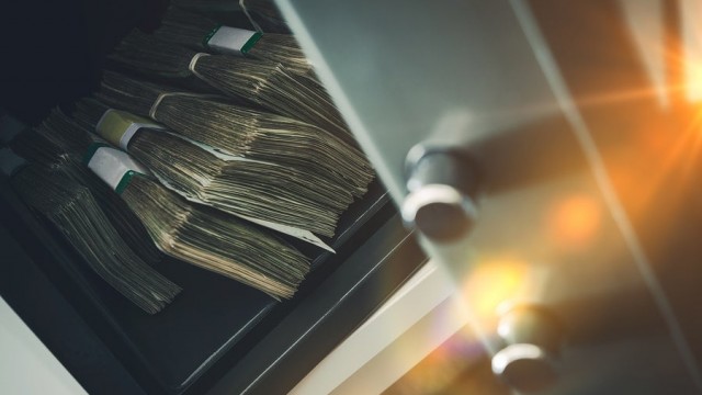 Caterpillar (CAT) Earnings Expected to Grow: Should You Buy?