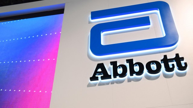 Which Healthcare Stock Is A Better Pick: Abbott Or This Robotic Products Company?
