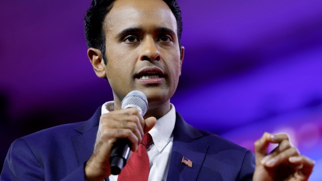 Warren Buffett and Vivek Ramaswamy are miles apart politically. But the investing icon and Republican upstart have a few things in common.