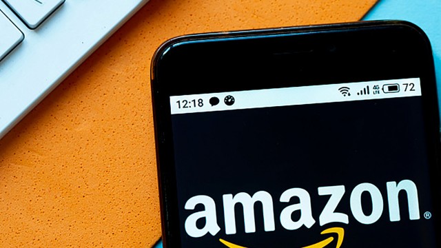 Amazon.com Sinks After Issuing Gloomy Cloud Forecast