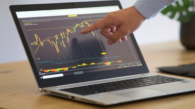 How to Trade Stocks Online the Right Way