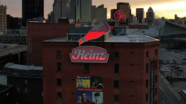 Kraft Heinz announces it's pausing plans to split into 2 companies. Here's why