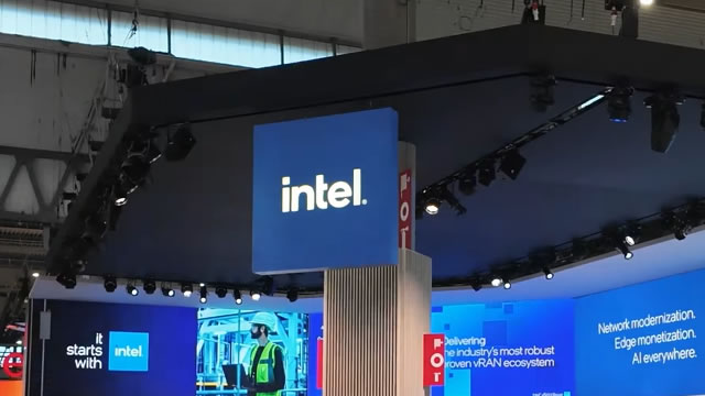 Intel forecasts second-quarter revenue above estimates